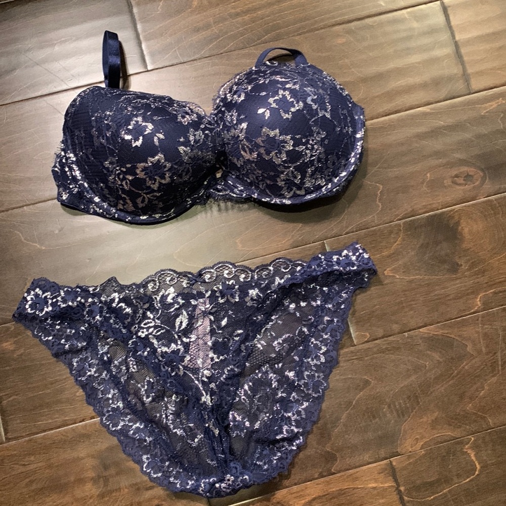 Victoria’s Secret Dream Angels Push-up Bra and matching Cheekini Panties (XL)